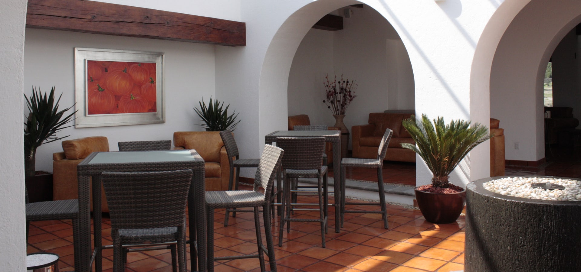 Área de bar y lounge